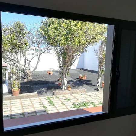 Vivienda Vacacional La Canada Tinajo Eksteriør billede