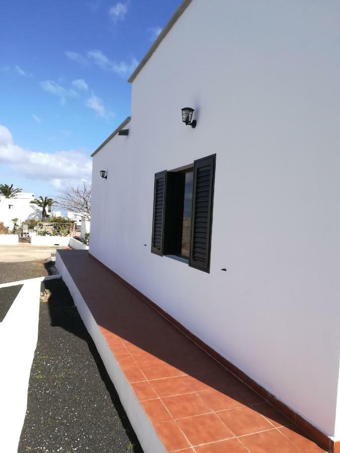 Vivienda Vacacional La Canada Tinajo Eksteriør billede