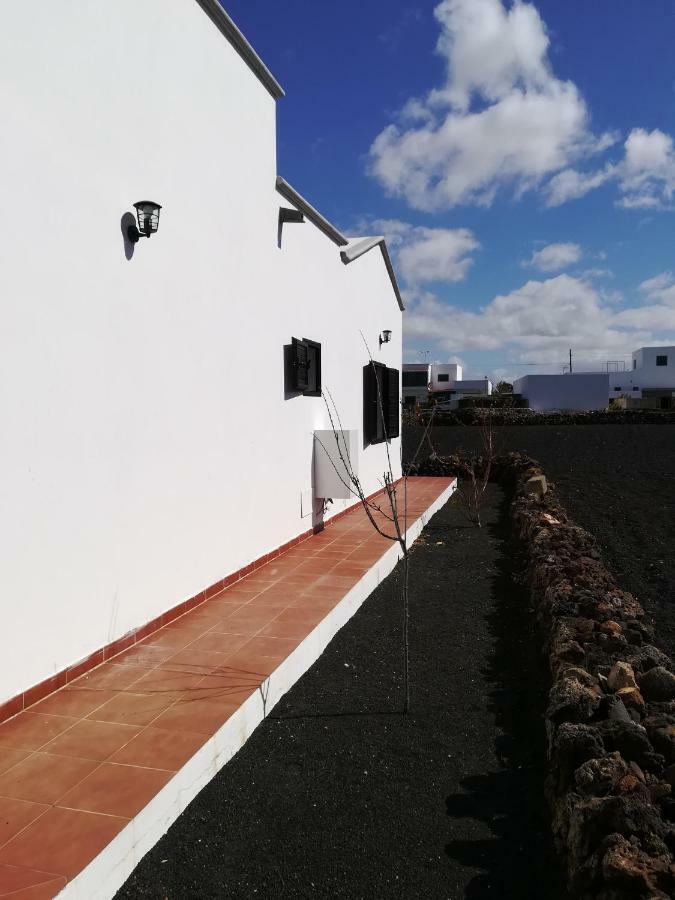 Vivienda Vacacional La Canada Tinajo Eksteriør billede